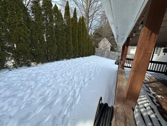 Building Photo - Executive-Style 3BR Single-Family Home on Quiet Dead-End Street – South Portland