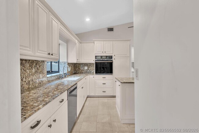Building Photo - 22595 Esplanada Cir