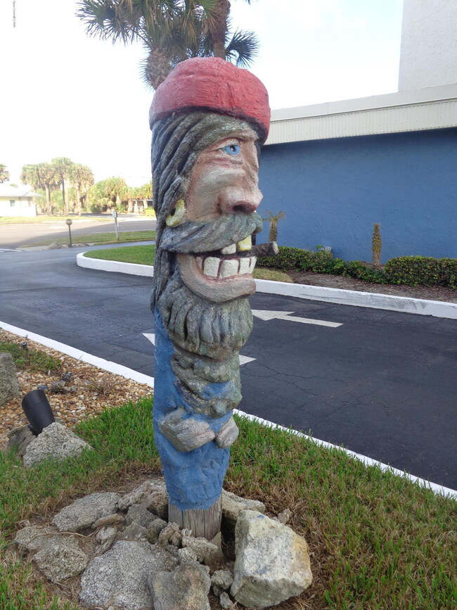 Building Photo - 1175 Jimmy Buffett Mem Hwy