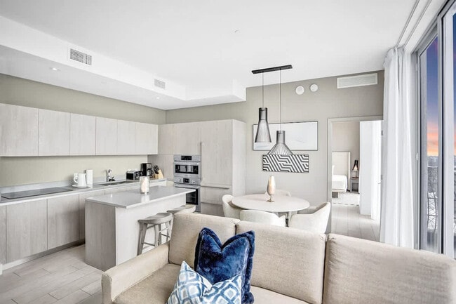 Building Photo - 4010 S Ocean Dr