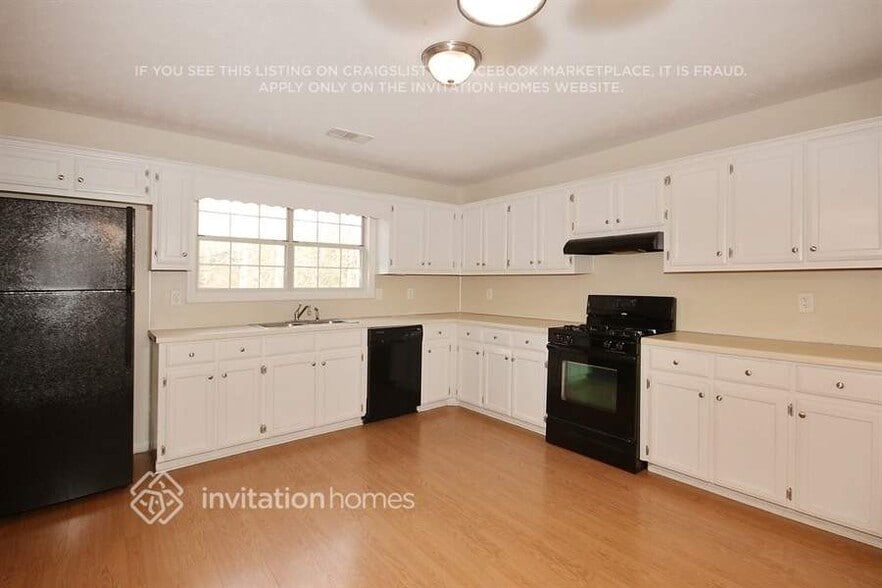 Building Photo - 320 Ashland Manor Dr