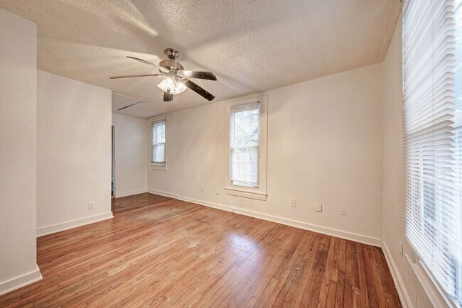 Building Photo - 3106 King St