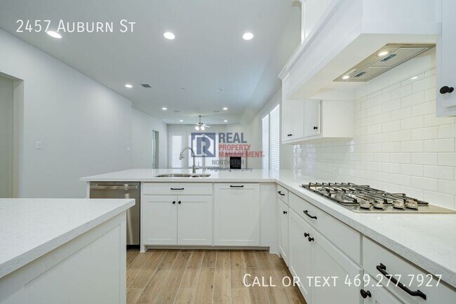 Building Photo - 2457 Auburn St