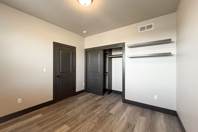 Building Photo - Beautiful 4-Bedroom House with Large Backy...