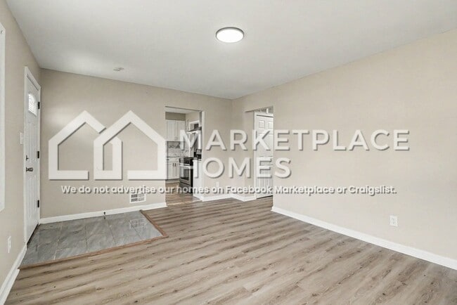 Building Photo - 26437 Lehigh St