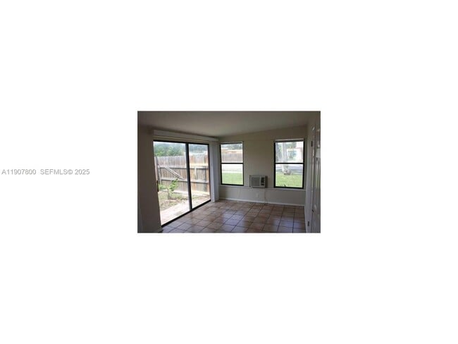 Building Photo - 102 Miami Gardens Rd