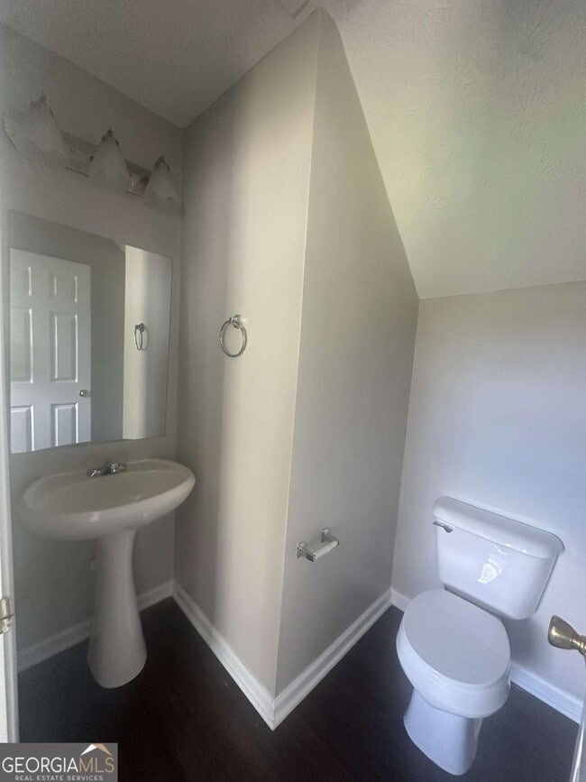 Building Photo - 6110 Flagstaf Walk