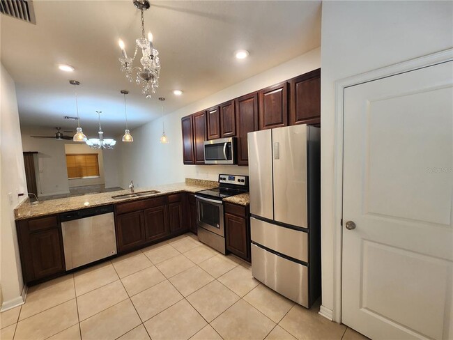 Building Photo - 1112 Hillhurst Dr