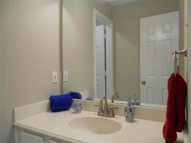 Building Photo - 4804 Holly Berry Dr