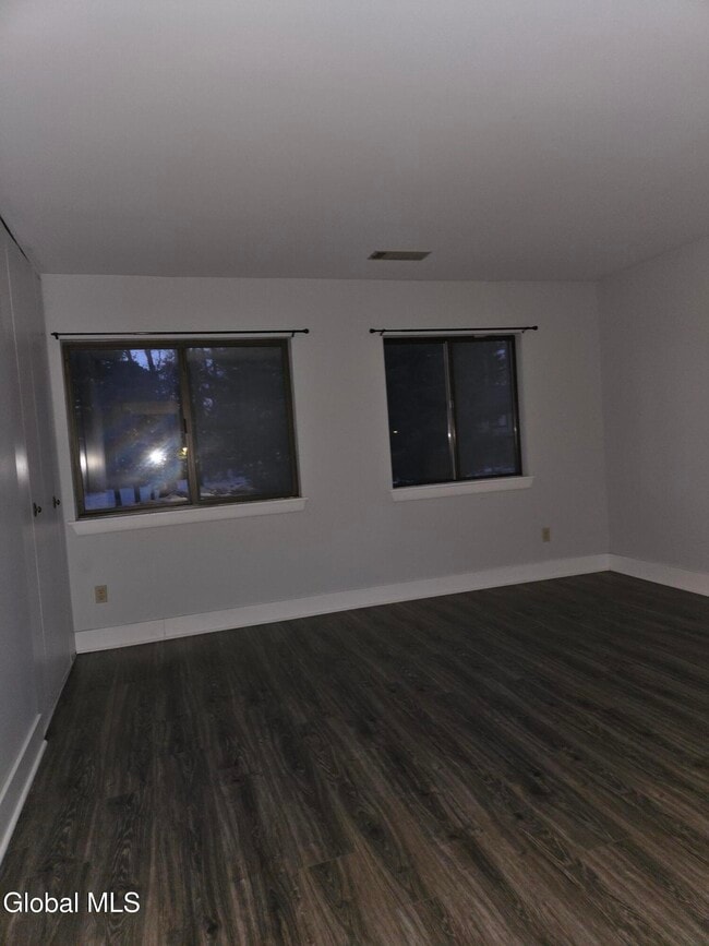 Building Photo - 93 Ridgewood Terrace