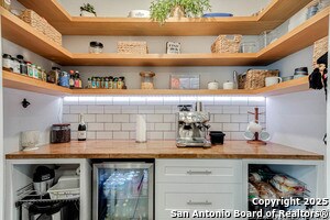 Building Photo - 7919 Deepwell Dr