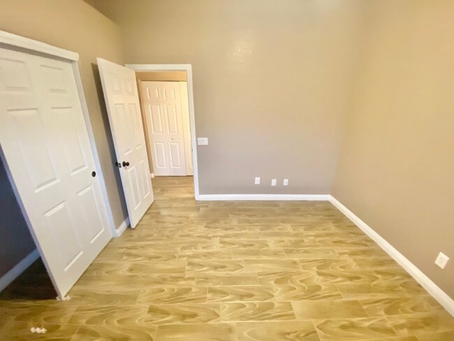 Building Photo - CHARMING CONDO IN DESIRABLE WEST LAS VEGAS NEAR SUMMERLIN