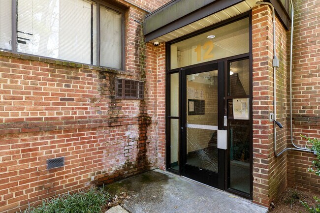 Building Photo - Upgraded 2 Bed on Galveston Street SW!  Ap...