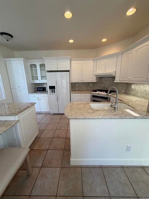 Building Photo - 2450 La Costa Ave