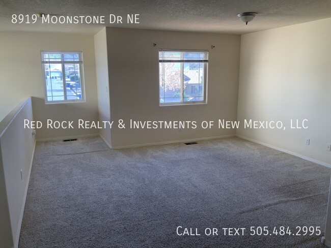 Building Photo - 3 Bedroom in La Cueva with EV Charger!!