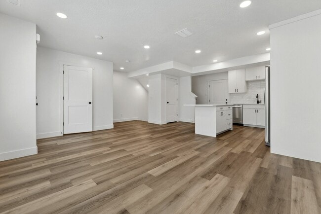 Adams Living Space II - Madison Towns