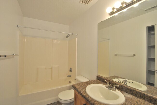 Building Photo - 387 S 1250 E