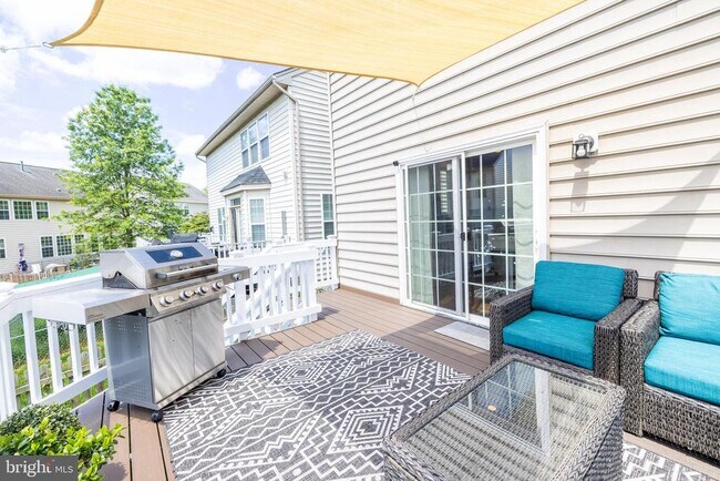 Building Photo - 8727 Raleigh Mews