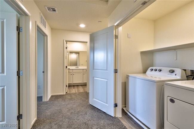 Building Photo - 10913 Heatherford Ave