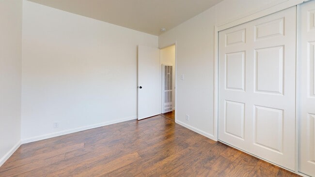 Building Photo - 1558 Bridge St