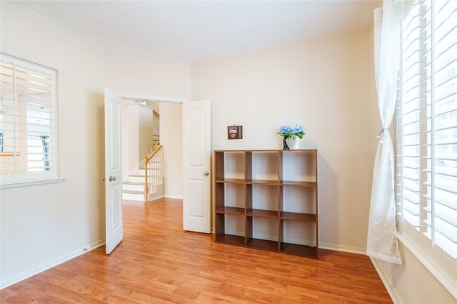 Building Photo - 2 Mystic Glade Ct