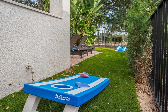 Building Photo - 1227 Radiant St