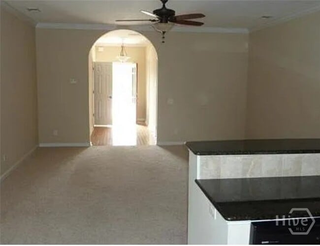 Building Photo - 42 Weslyn Park Dr