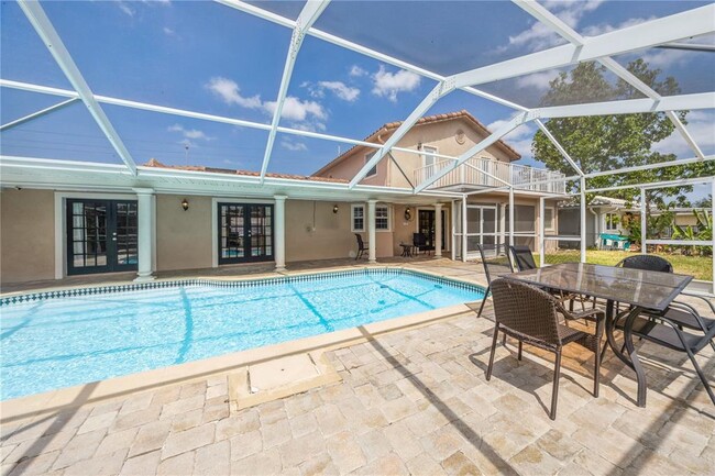 Building Photo - 3927 Doral Dr
