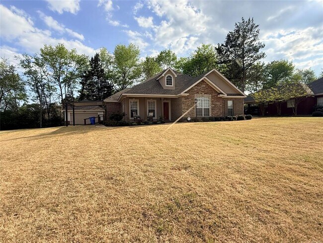 Building Photo - 601 Prairie View Dr