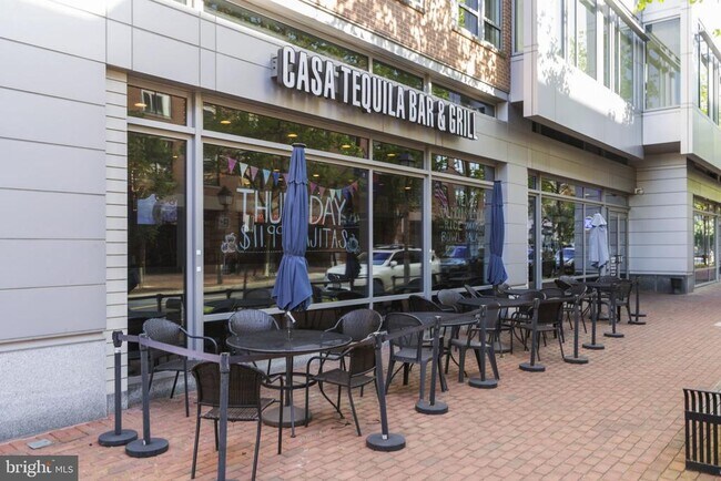 Building Photo - 2451 Midtown Ave