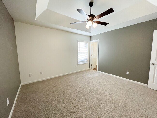 Building Photo - 405 Cami Forest Ln