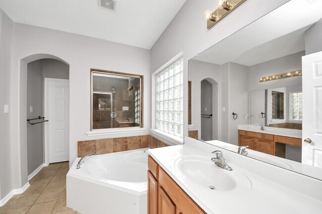 Building Photo - 26706 Bellwood Pines Dr