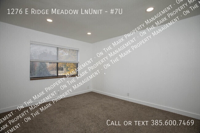 Building Photo - 1276 E Ridge Mdw