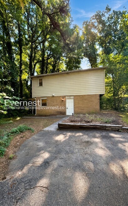 Building Photo - 3904 Greenleaf St