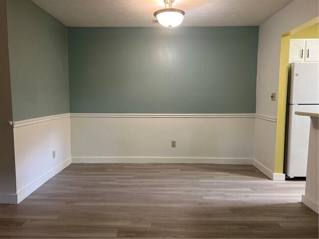 Building Photo - 1648 Raleigh Cir