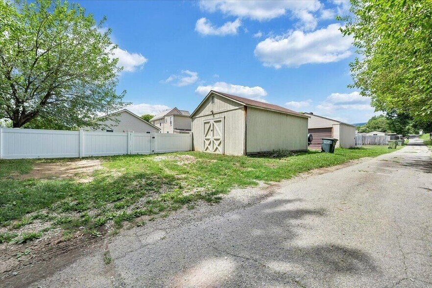 Building Photo - 720 Tennessee St