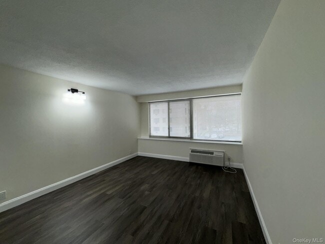 Building Photo - 15 Stewart Pl