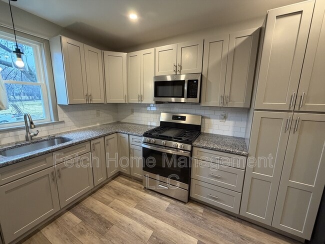 Building Photo - 34 N Lee St