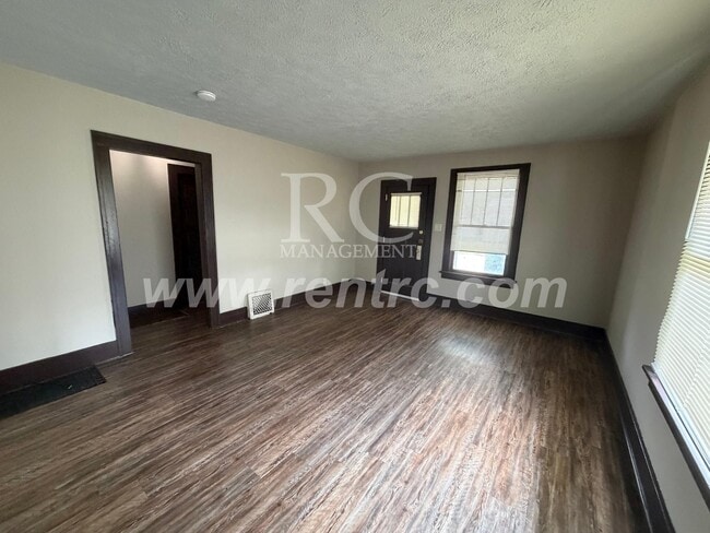 Building Photo - 1220 Harmon-