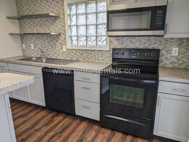 Building Photo - Remodeled house in Reynoldsburg (Groveport...