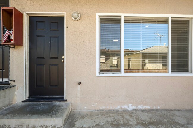 Building Photo - 2516 Voorhees Ave