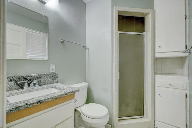 Building Photo - 2756 NW Grand Blvd