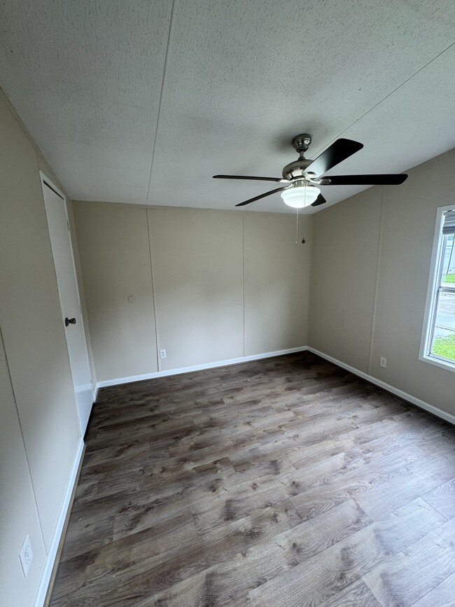 Building Photo - 200 Raider Ln