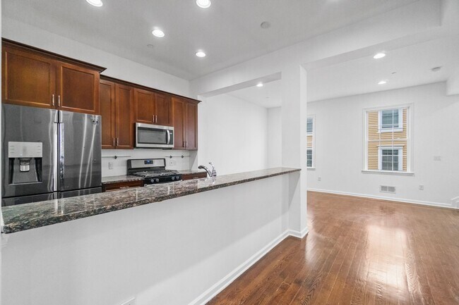 Building Photo - 205 Roosevelt Dr