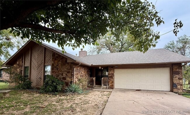Primary Photo - 2829 S 137th E Ave