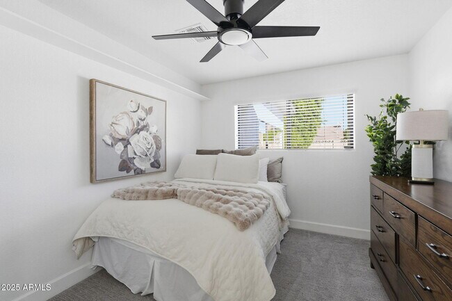 Building Photo - 8614 E Jackrabbit Rd