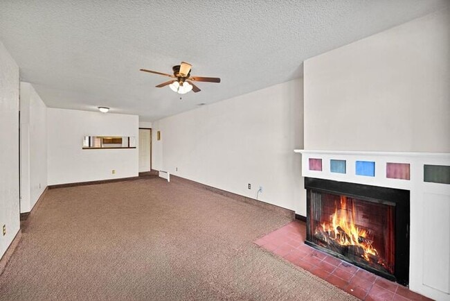 Building Photo - Charming 2-Bed Condo Near CMU & St. Mary’s...