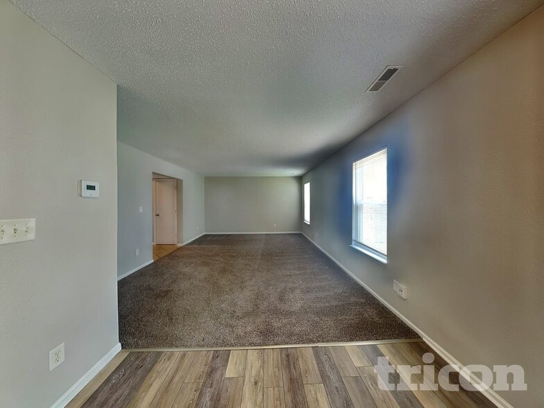 Building Photo - 1726 Farm Meadow Dr