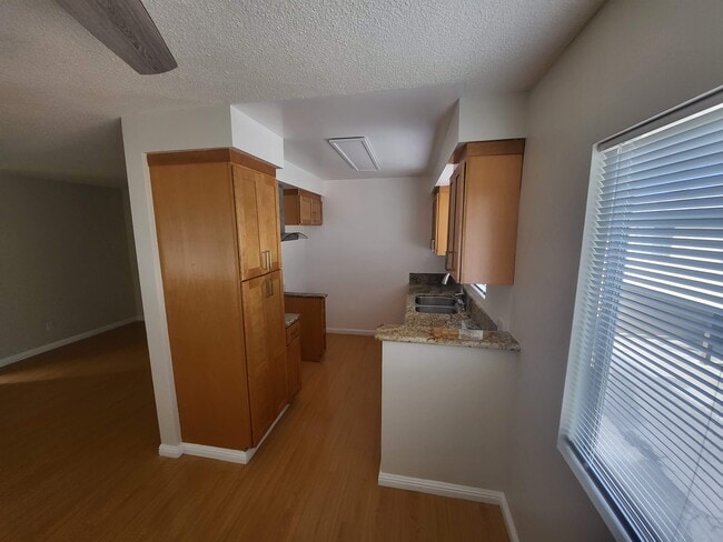 Kitchen - 533 W California Ave