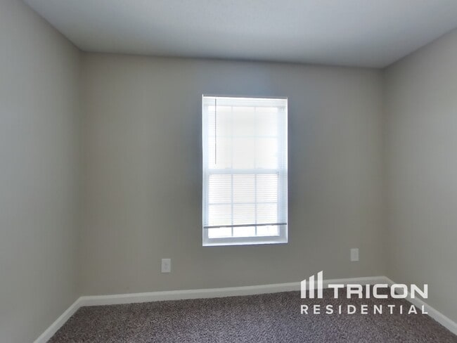 Building Photo - 6245 Monteo Dr